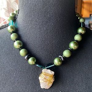 🌿 Hand Made Necklace, Color Green, Clay Pendant Wrapped in Gold Coil